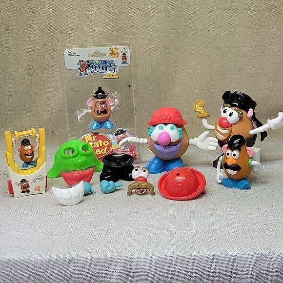 Mr. Potato Head with accessories and figures - Picture 1 of 11